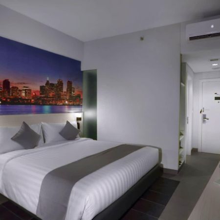Hotel Neo+ Kebayoran Джакарта Екстериор снимка