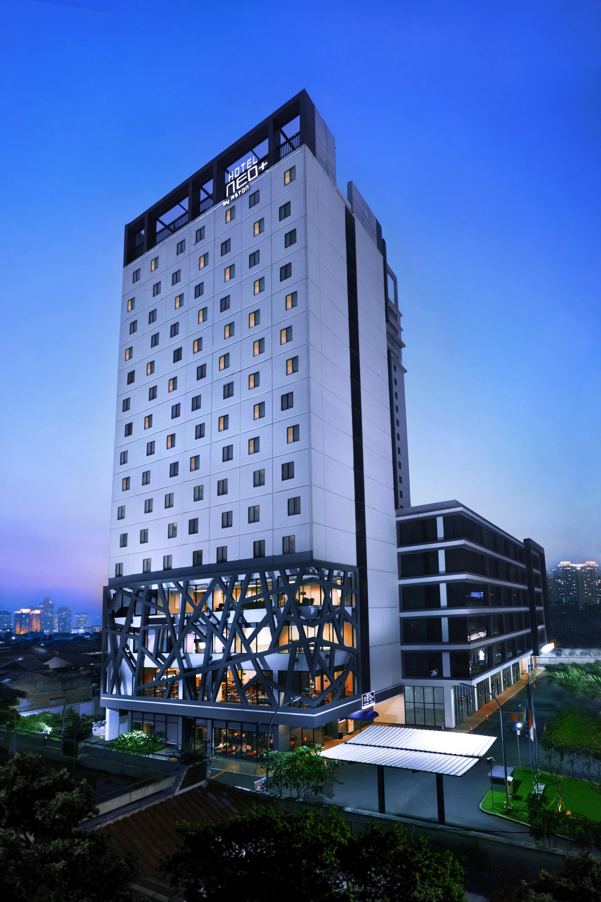 Hotel Neo+ Kebayoran Джакарта Екстериор снимка
