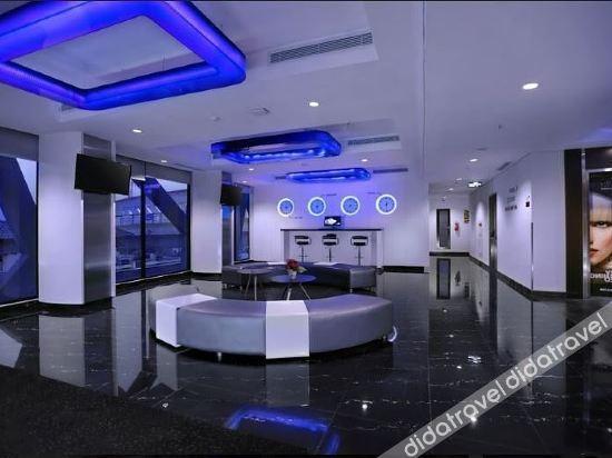 Hotel Neo+ Kebayoran Джакарта Екстериор снимка