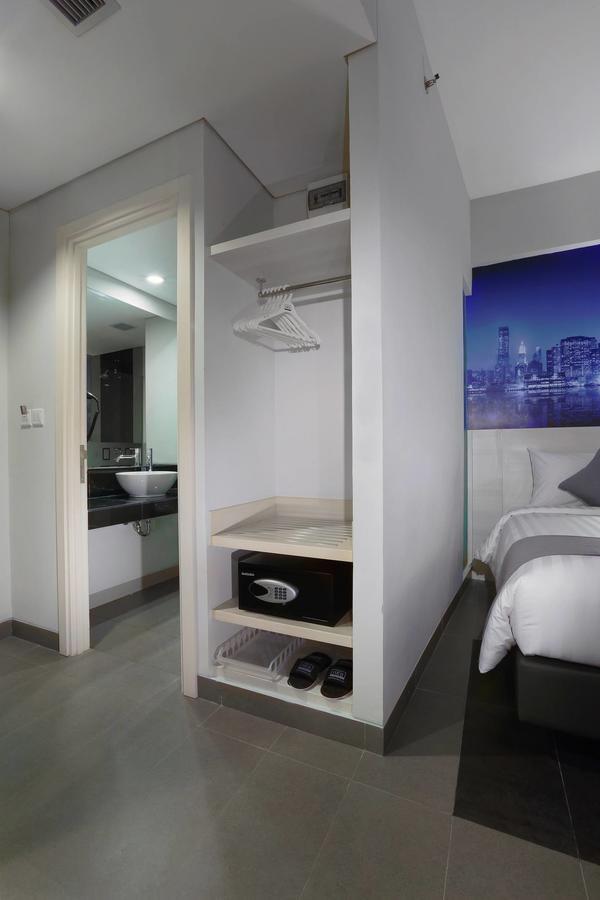 Hotel Neo+ Kebayoran Джакарта Екстериор снимка