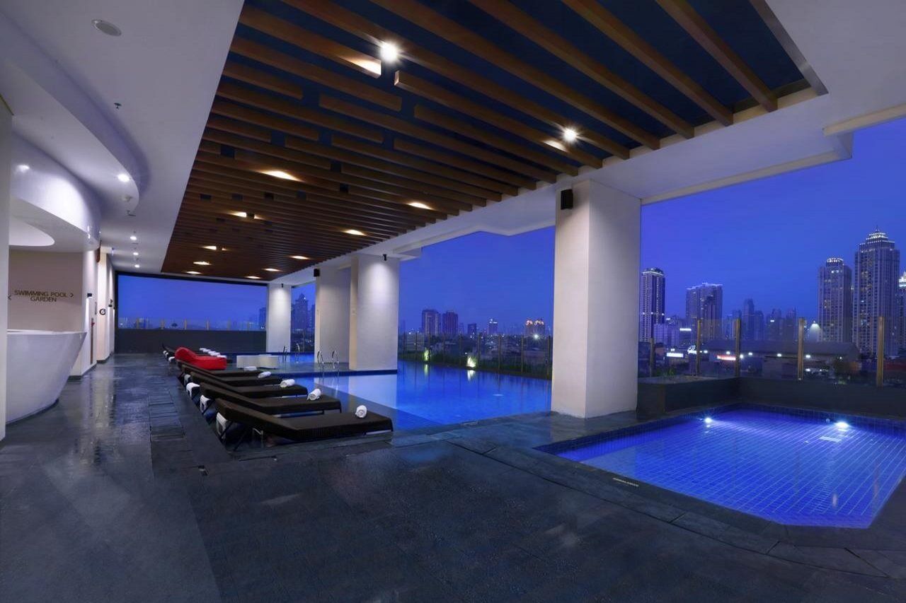 Hotel Neo+ Kebayoran Джакарта Екстериор снимка
